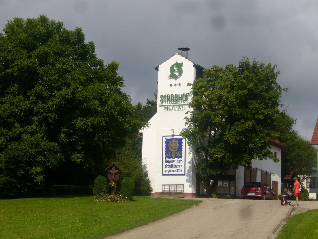 Hotel Strasshof Pfaffenhofen an der Ilm Buitenkant foto